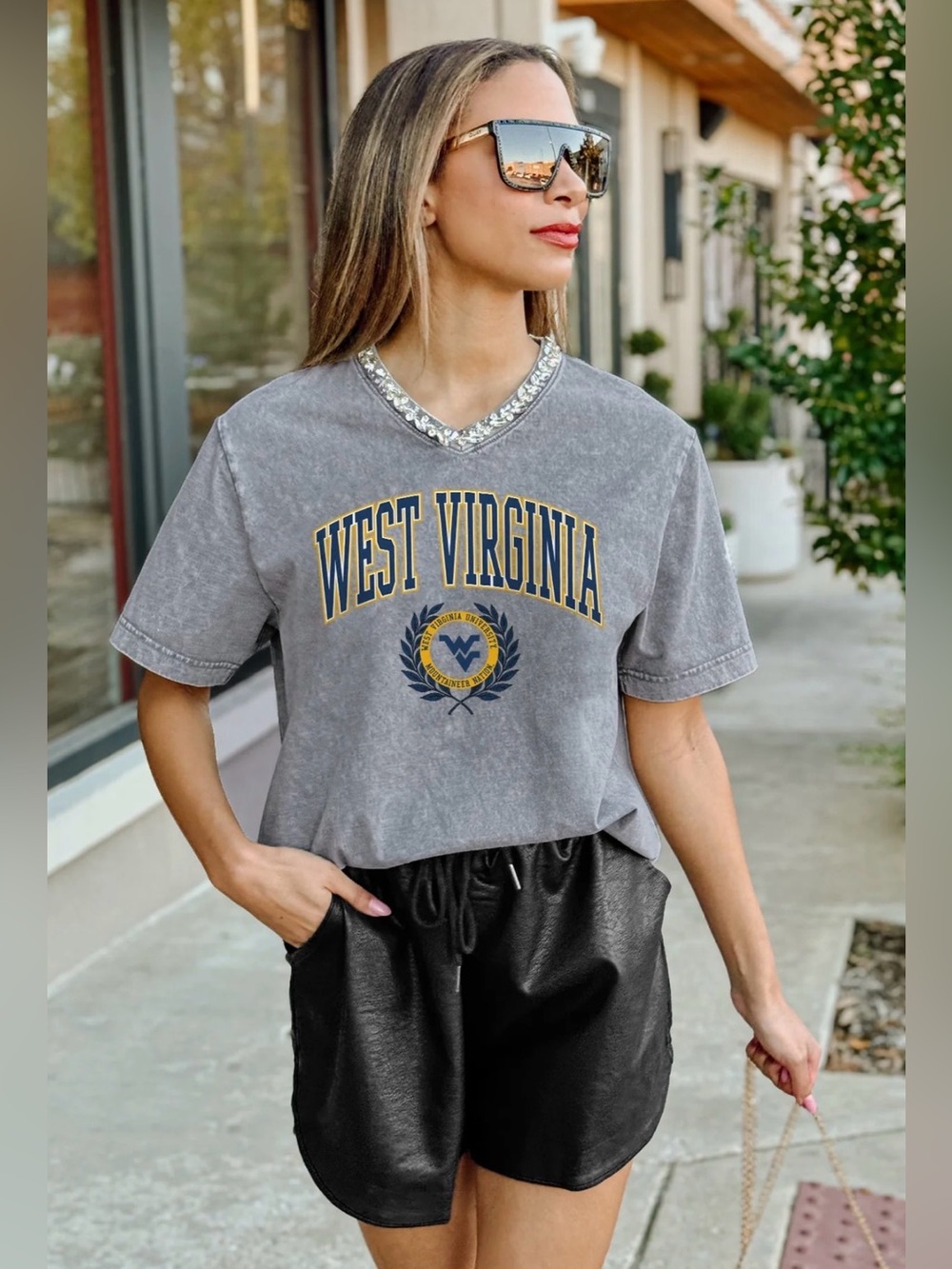 WEST VIRGINIA MOUNTAINEERS ICONIC EDGE RHINESTONE TRIM V-NECK TEE